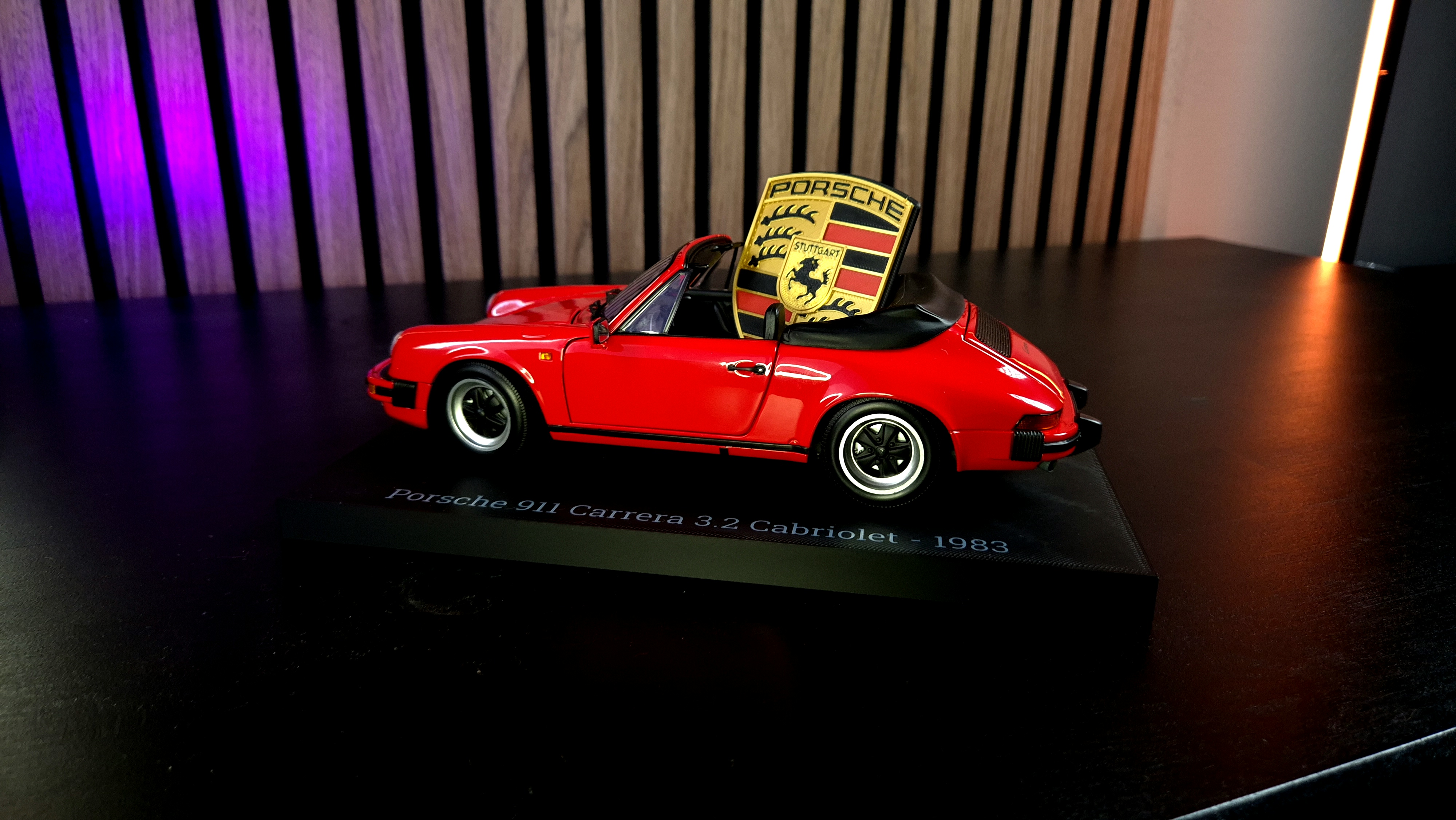 Model car display stand